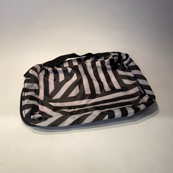 NWOT Bundle of 4 Black/White/Gold Sephora and Saturday Skin Makeup/Travel Bags - Picture 6 of 6